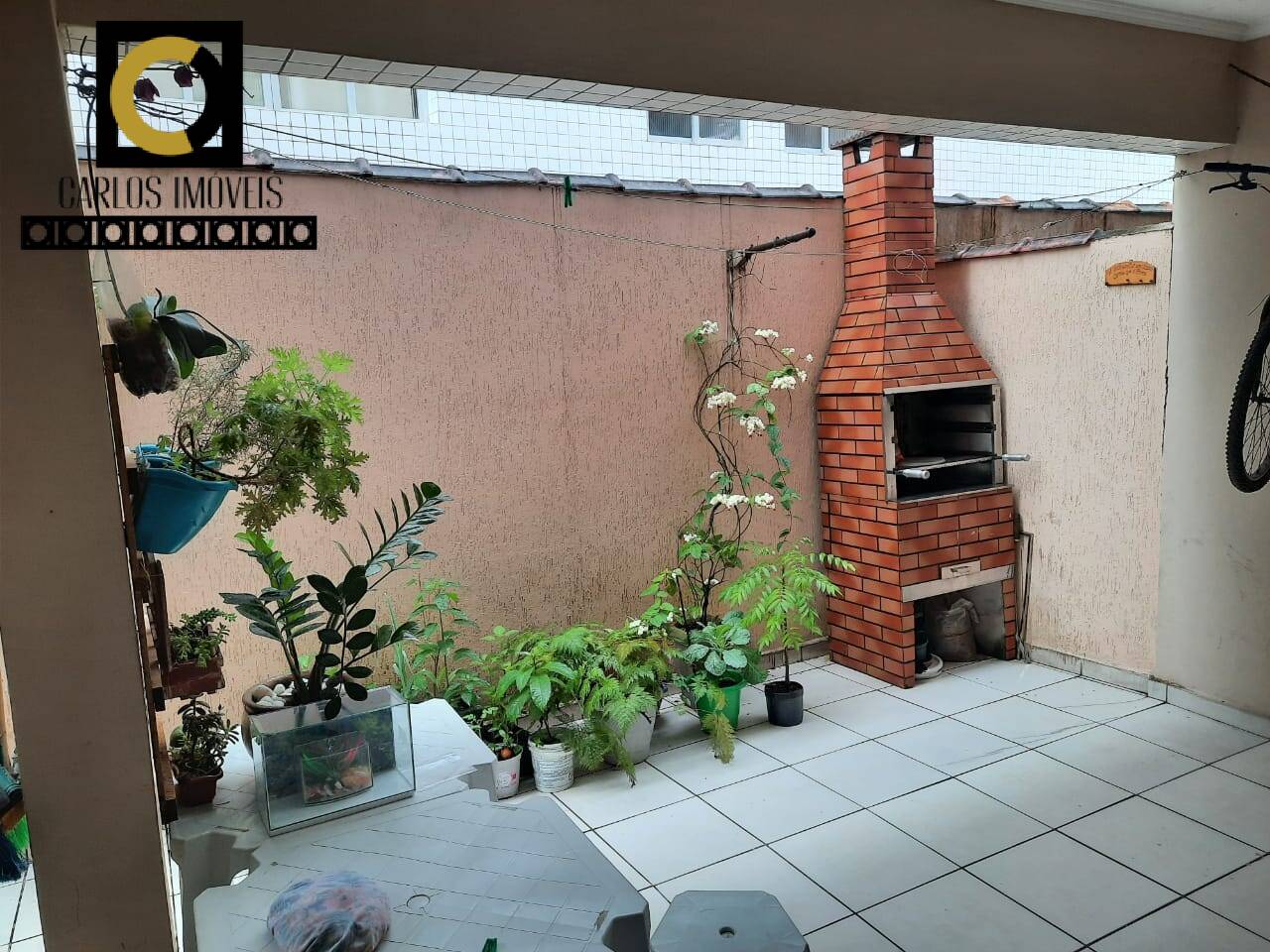 Casa à venda com 3 quartos, 139m² - Foto 1