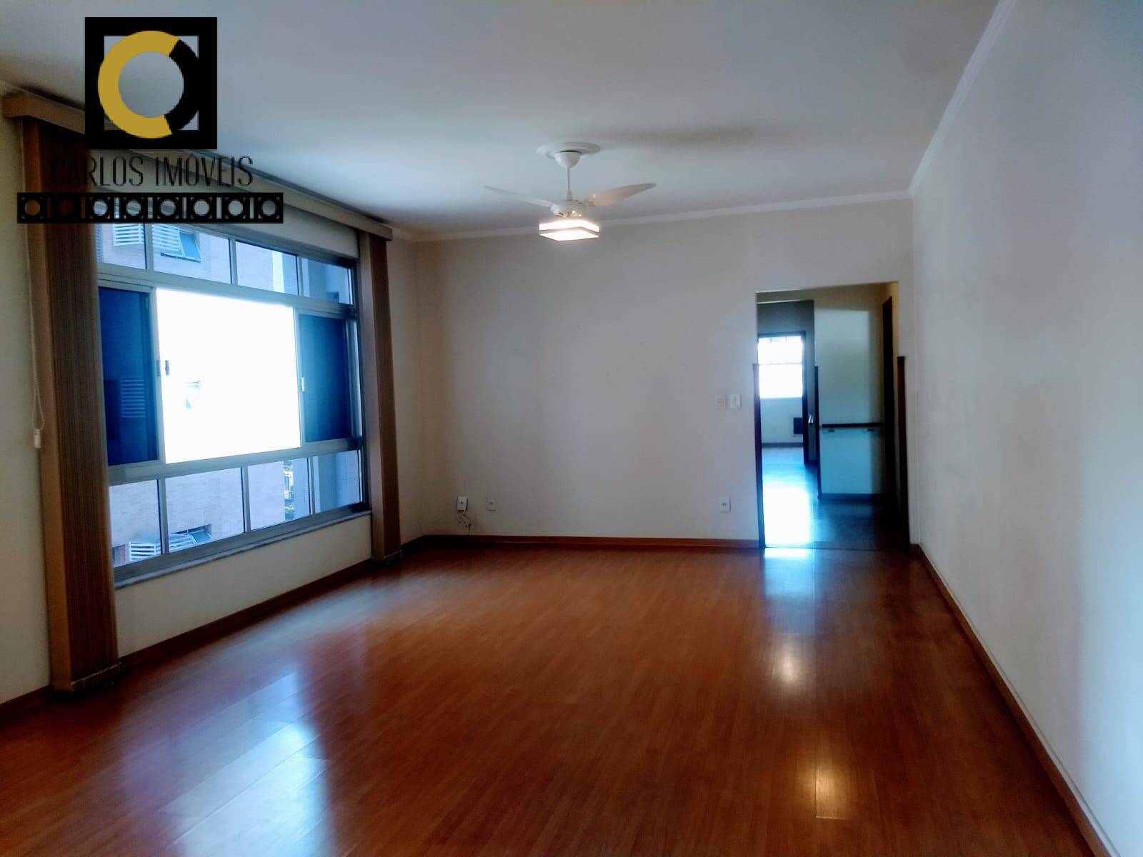 Apartamento à venda com 3 quartos, 220m² - Foto 1