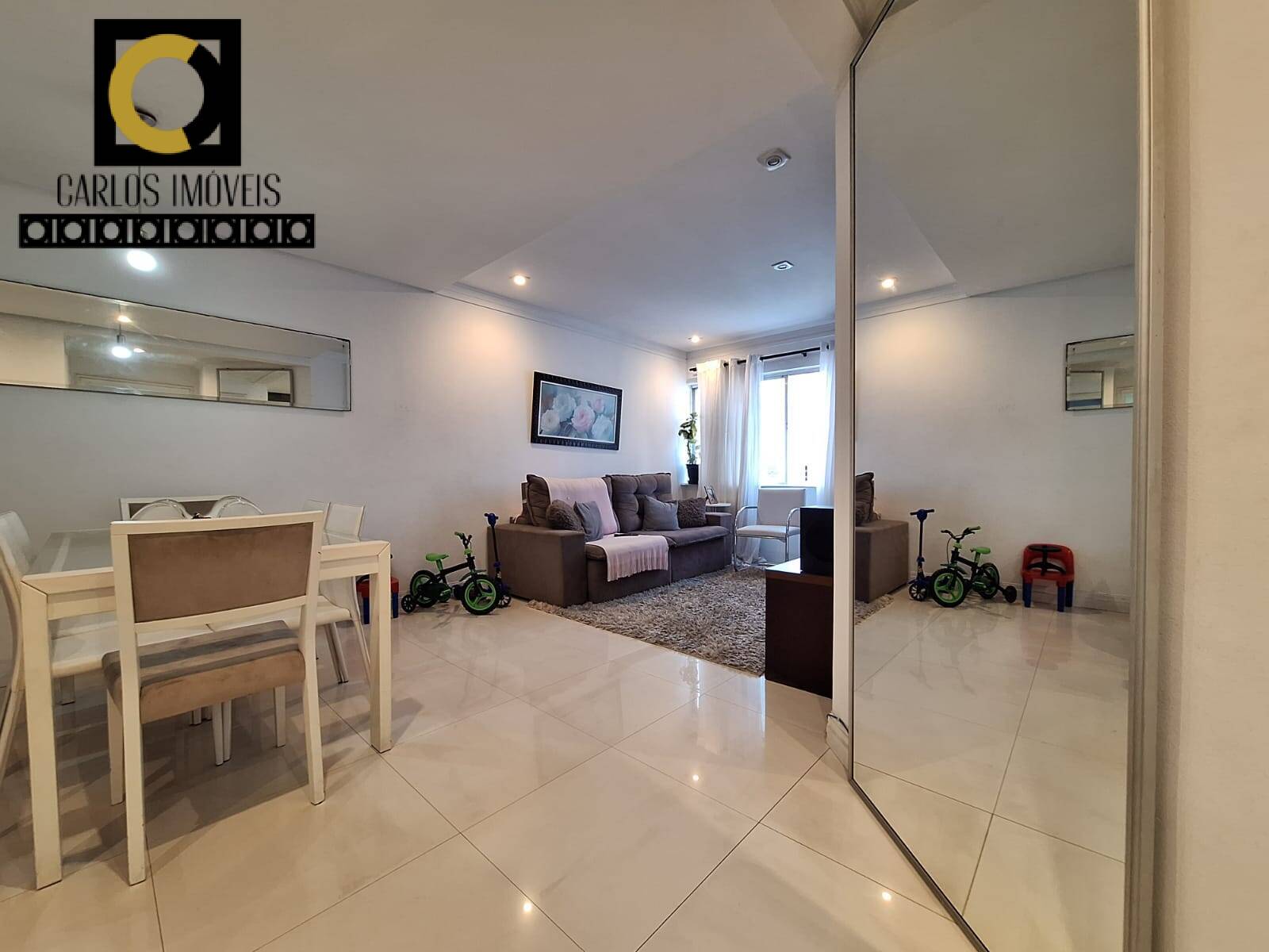 Apartamento à venda com 2 quartos, 80m² - Foto 2