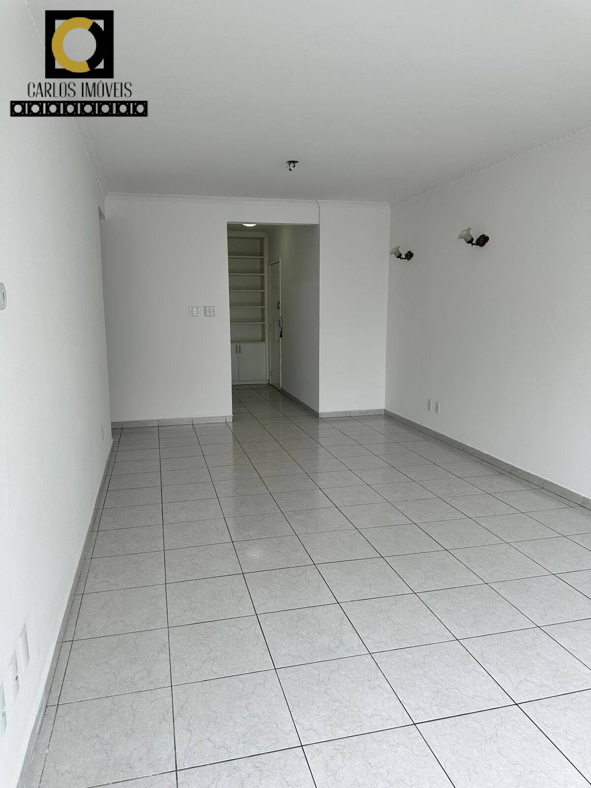 Apartamento à venda com 3 quartos, 115m² - Foto 2