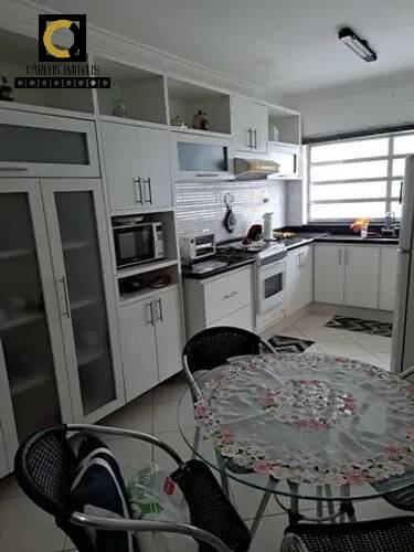 Apartamento à venda com 3 quartos, 180m² - Foto 2