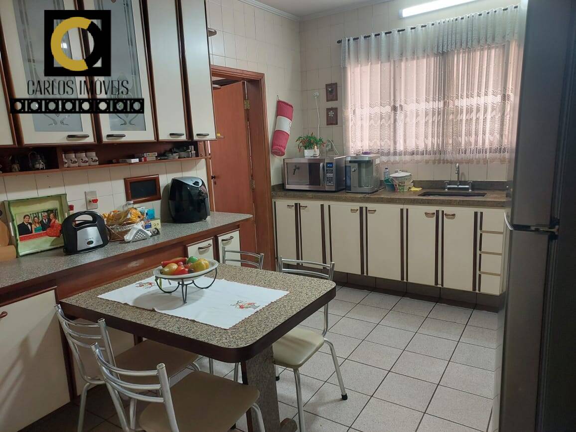 Apartamento à venda com 3 quartos, 162m² - Foto 7