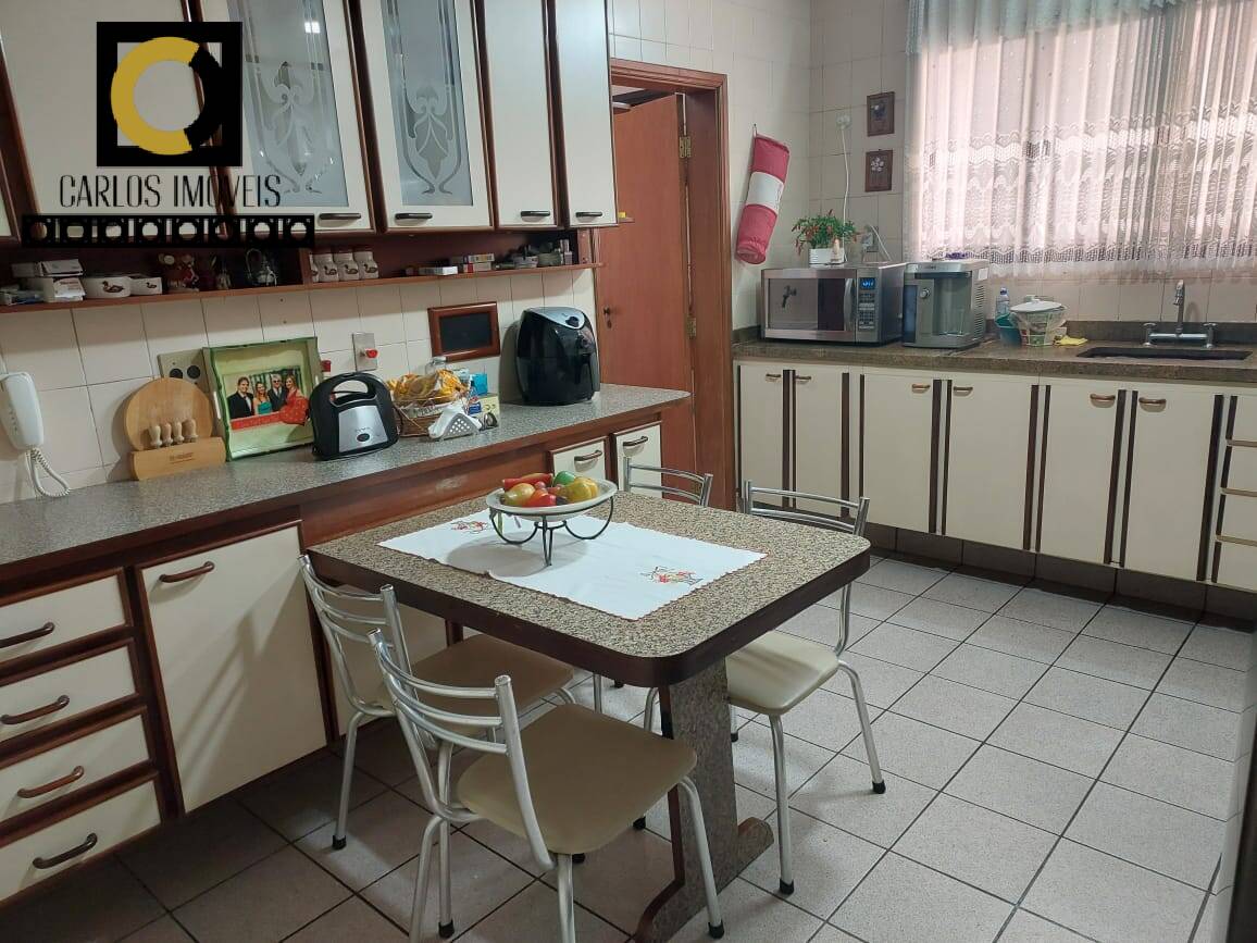 Apartamento à venda com 3 quartos, 162m² - Foto 5