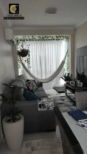 Apartamento à venda com 2 quartos, 75m² - Foto 2