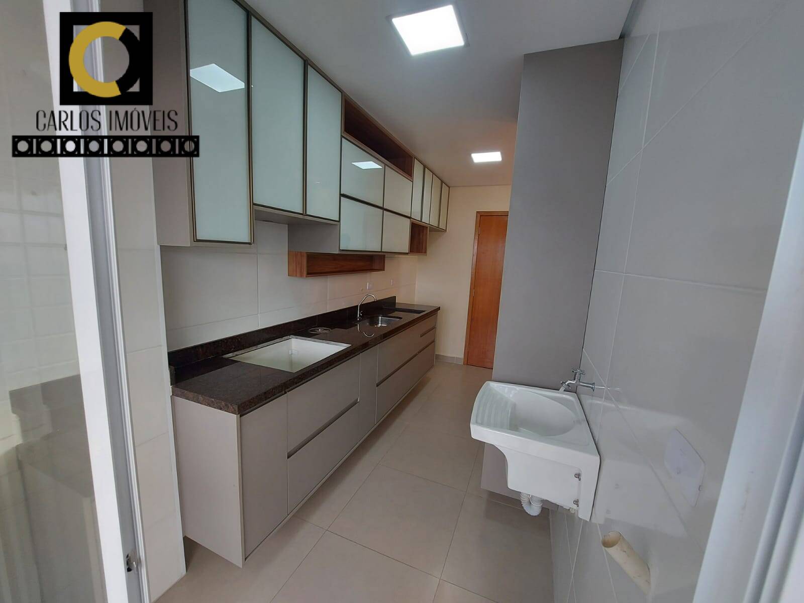 Apartamento à venda com 2 quartos, 67m² - Foto 12